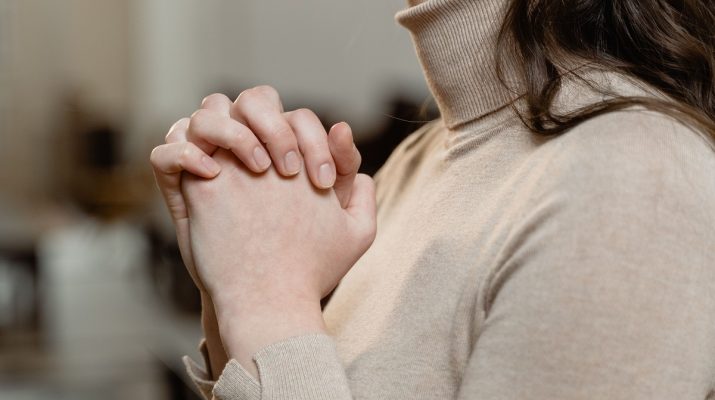 Berdoa kepada Yesus. Dok/Pexels